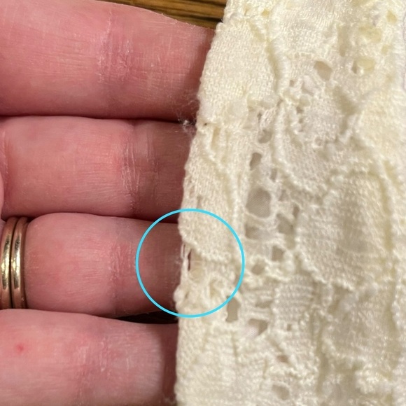 🖤 White House Black Market Tank with Lining | Floral Lace | Ivory | Size XS - Picture 7 of 7